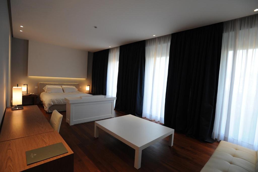 Cristina Park Hotel Montesarchio Buitenkant foto